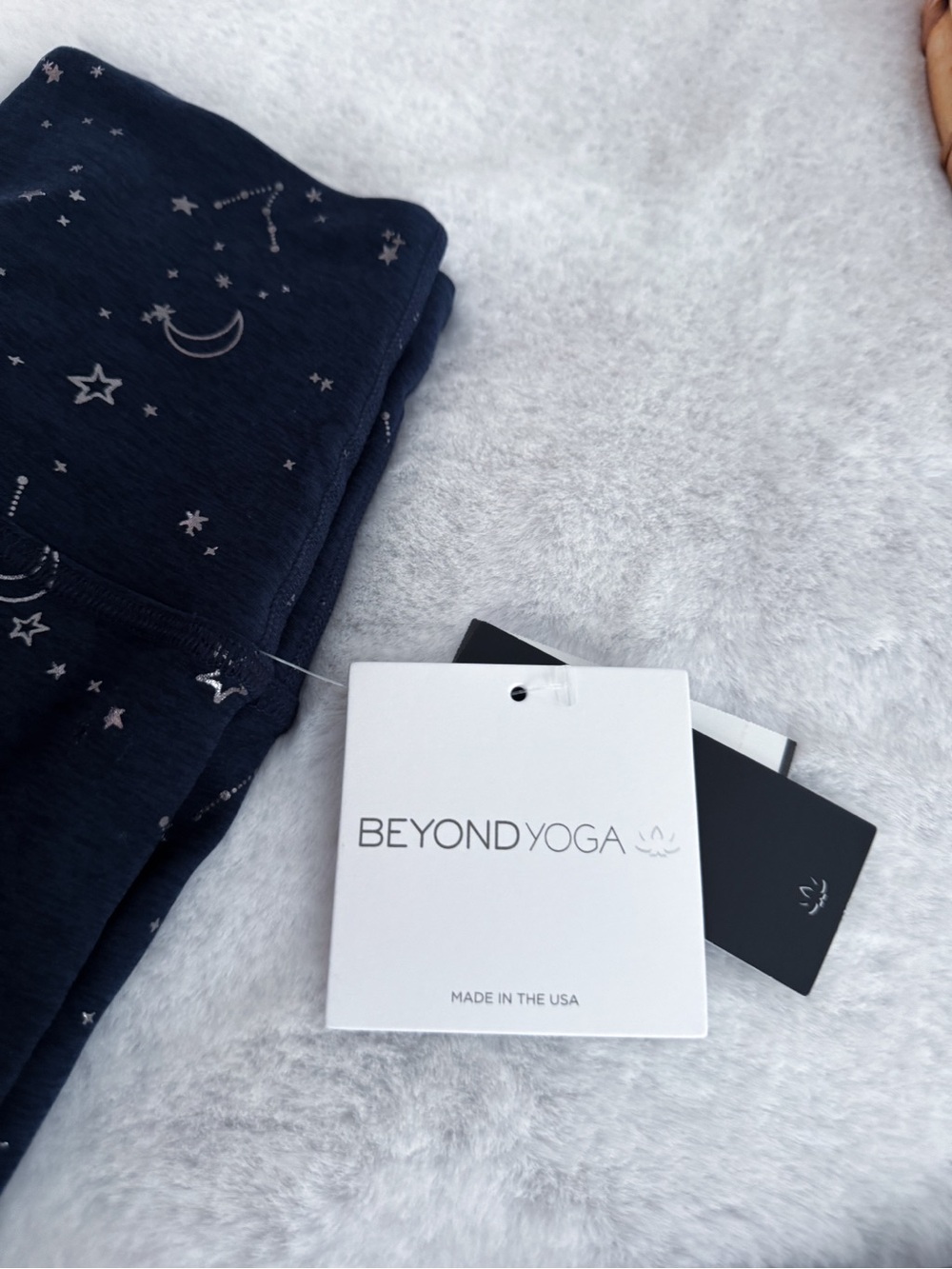 Beyond Yoga Softshine High Waisted Midi Leggings Navy Constellation Cosmic NWT S - Picture 4 of 14